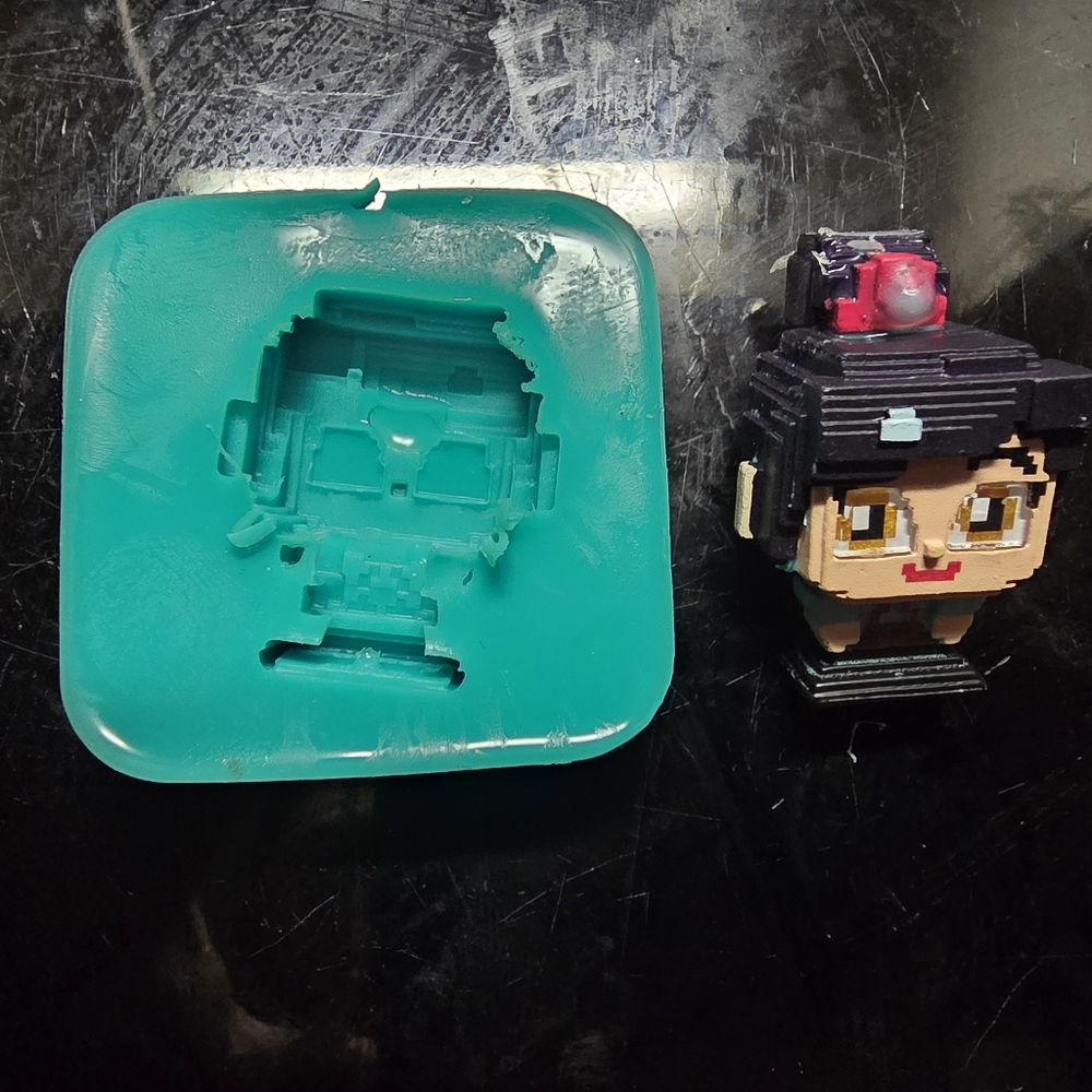 Disney Doorables Pixel Vanellope Baking Mold, Candy, Icing, Cake Decorating